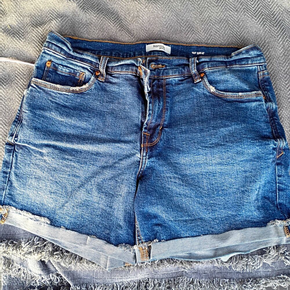 Kensie Jeans Women's Blue Denim Cut Off Shorts Size 6/28 Mid Rise 5-Pocket